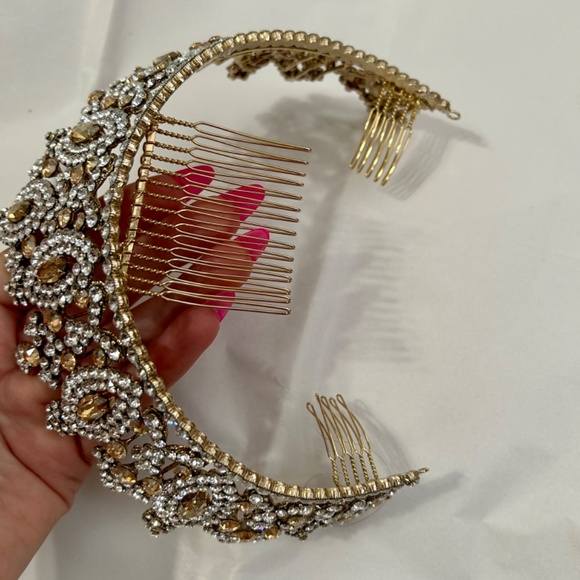 Tiara Crown Swarovski Crystals - Picture 5 of 9